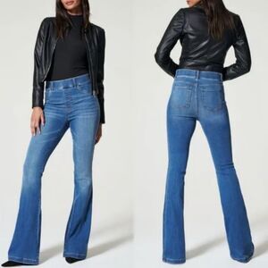 SPANX Shape EveryWear Flare Pull on Vintage Indigo Jeans Size M (8-10)